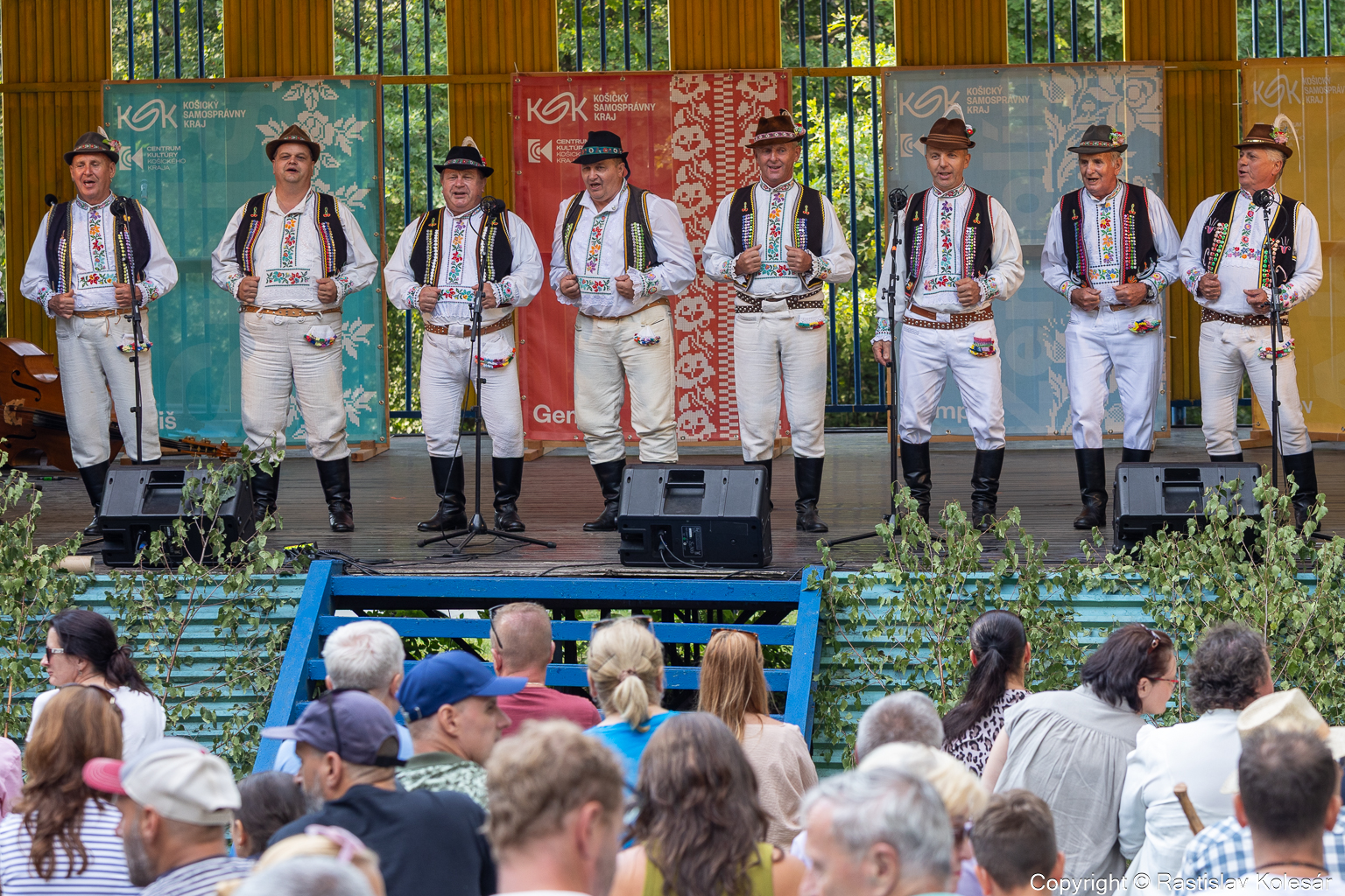 V programe Medailón sa predstavila mužská spevácka skupina z Dvorianok.