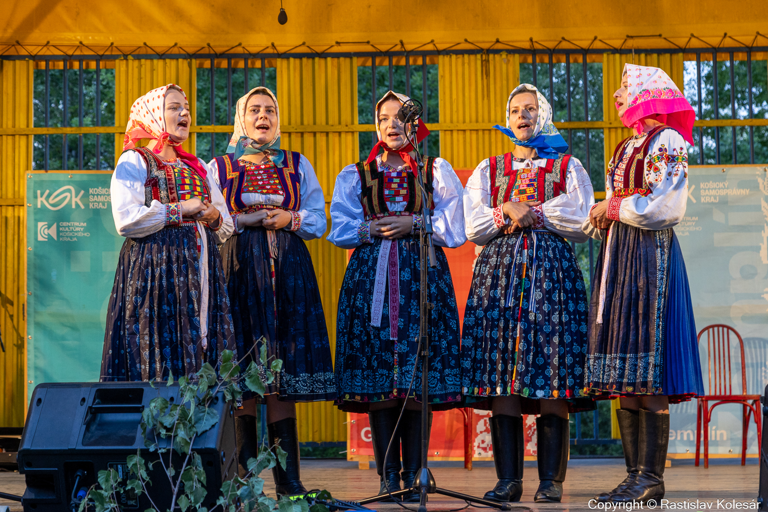 Spevácka skupina Pirečko získala v kategórii speváckych skupín Zlaté pásmo s návrhom na postup.